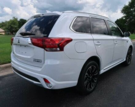 Білий Міцубісі Аутлендер, об'ємом двигуна 2 л та пробігом 44 тис. км за 12500 $, фото 5 на Automoto.ua