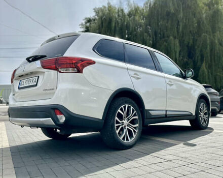 Мицубиси Аутлендер 2018 в Борисполе на Automoto.ua Белый Мицубиси Аутлендер, объемом двигателя 2.36 л и пробегом 92 тыс. км за 16900 $, фото 12 на Automoto.ua