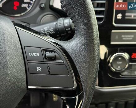 Белый Мицубиси Аутлендер, объемом двигателя 2 л и пробегом 45 тыс. км за 20200 $, фото 47 на Automoto.ua