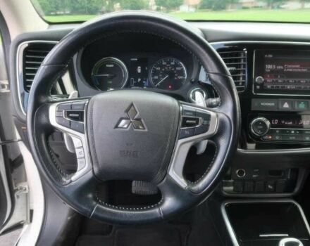 Білий Міцубісі Аутлендер, об'ємом двигуна 2 л та пробігом 44 тис. км за 12500 $, фото 13 на Automoto.ua