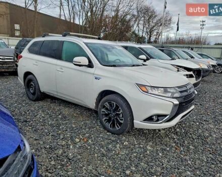 Білий Міцубісі Аутлендер, об'ємом двигуна 2 л та пробігом 117 тис. км за 4000 $, фото 4 на Automoto.ua