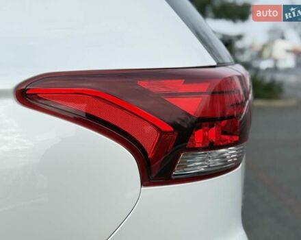 Белый Мицубиси Аутлендер, объемом двигателя 2 л и пробегом 45 тыс. км за 20200 $, фото 13 на Automoto.ua