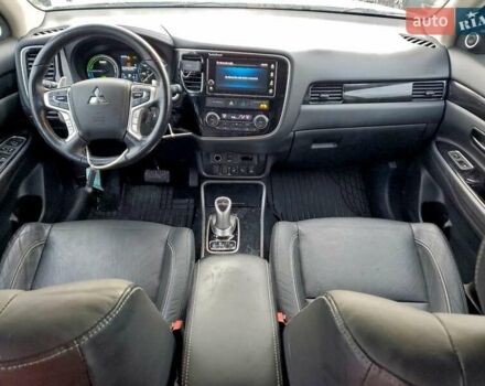 Білий Міцубісі Аутлендер, об'ємом двигуна 2 л та пробігом 117 тис. км за 4000 $, фото 7 на Automoto.ua