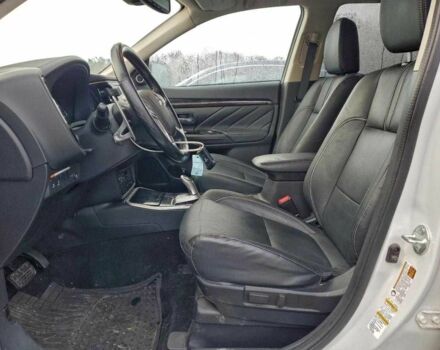 Белый Мицубиси Аутлендер, объемом двигателя 2 л и пробегом 73 тыс. км за 4000 $, фото 6 на Automoto.ua