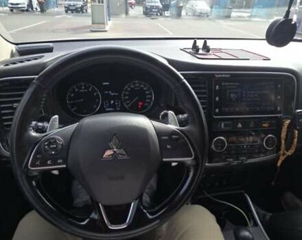 Мицубиси Аутлендер 2018 в Житомире на Automoto.ua Белый Мицубиси Аутлендер, объемом двигателя 2.36 л и пробегом 282 тыс. км за 15500 $, фото 14 на Automoto.ua