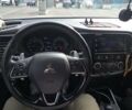 Мицубиси Аутлендер 2018 в Житомире на Automoto.ua Белый Мицубиси Аутлендер, объемом двигателя 2.36 л и пробегом 282 тыс. км за 15500 $, фото 14 на Automoto.ua