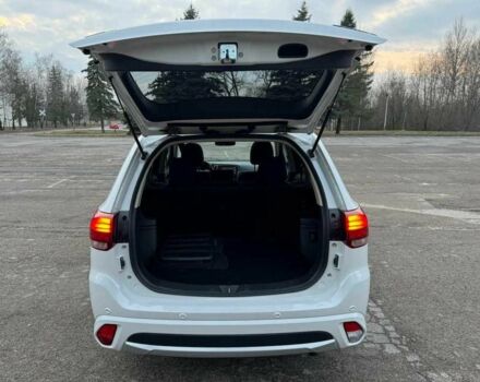 Білий Міцубісі Аутлендер, об'ємом двигуна 0 л та пробігом 130 тис. км за 17000 $, фото 13 на Automoto.ua