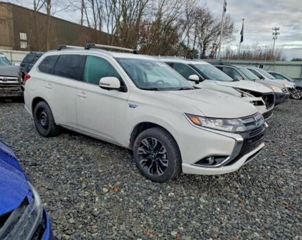 Белый Мицубиси Аутлендер, объемом двигателя 2 л и пробегом 73 тыс. км за 4000 $, фото 4 на Automoto.ua