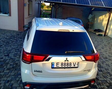 Белый Мицубиси Аутлендер, объемом двигателя 2.4 л и пробегом 87 тыс. км за 16800 $, фото 6 на Automoto.ua