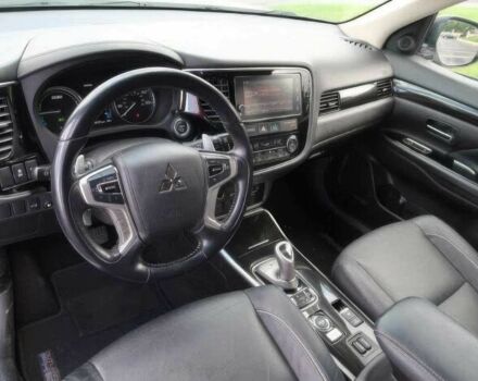 Белый Мицубиси Аутлендер, объемом двигателя 2 л и пробегом 46 тыс. км за 8600 $, фото 8 на Automoto.ua