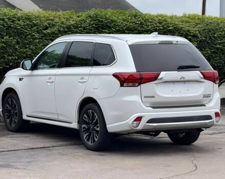 Мицубиси Аутлендер 2018 в Днепре (Днепропетровске) на Automoto.ua Белый Мицубиси Аутлендер, объемом двигателя 2 л и пробегом 37 тыс. км за 10000 $, фото 6 на Automoto.ua