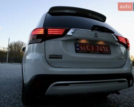 Міцубісі Аутлендер 2018 у Дрогобичі на Automoto.ua Білий Міцубісі Аутлендер, об'ємом двигуна 2.4 л та пробігом 59 тис. км за 17999 $, фото 42 на Automoto.ua