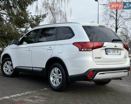 Белый Мицубиси Аутлендер, объемом двигателя 2 л и пробегом 45 тыс. км за 20200 $, фото 15 на Automoto.ua