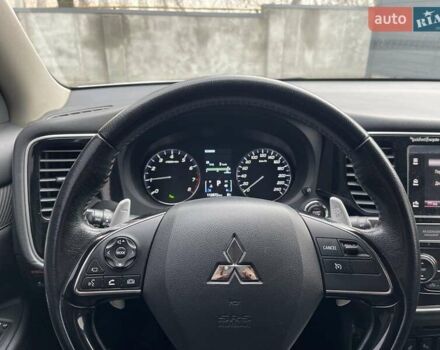 Белый Мицубиси Аутлендер, объемом двигателя 2.36 л и пробегом 112 тыс. км за 21500 $, фото 22 на Automoto.ua