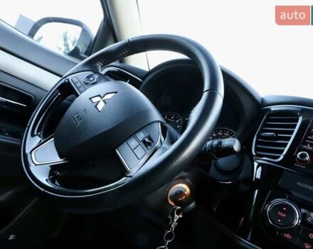 Міцубісі Аутлендер 2018 у Дрогобичі на Automoto.ua Білий Міцубісі Аутлендер, об'ємом двигуна 2.4 л та пробігом 59 тис. км за 17999 $, фото 53 на Automoto.ua