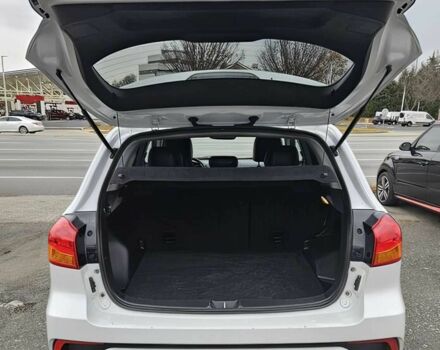 Білий Міцубісі Аутлендер, об'ємом двигуна 2.4 л та пробігом 30 тис. км за 10500 $, фото 11 на Automoto.ua