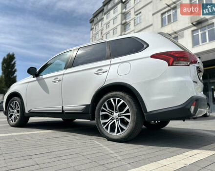 Мицубиси Аутлендер 2018 в Борисполе на Automoto.ua Белый Мицубиси Аутлендер, объемом двигателя 2.36 л и пробегом 92 тыс. км за 16900 $, фото 6 на Automoto.ua