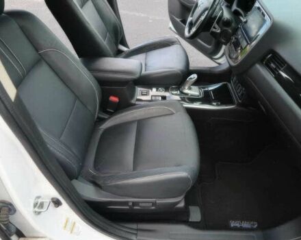 Білий Міцубісі Аутлендер, об'ємом двигуна 2 л та пробігом 44 тис. км за 12500 $, фото 11 на Automoto.ua