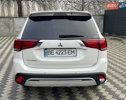 Белый Мицубиси Аутлендер, объемом двигателя 2.36 л и пробегом 112 тыс. км за 21500 $, фото 7 на Automoto.ua