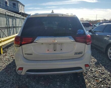 Белый Мицубиси Аутлендер, объемом двигателя 2 л и пробегом 129 тыс. км за 5100 $, фото 5 на Automoto.ua