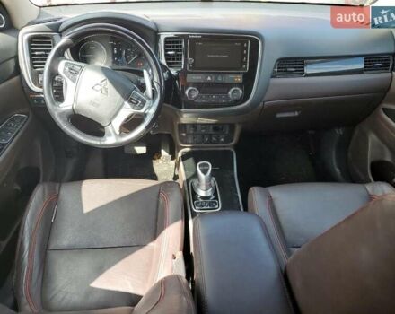 Білий Міцубісі Аутлендер, об'ємом двигуна 2 л та пробігом 91 тис. км за 3000 $, фото 6 на Automoto.ua