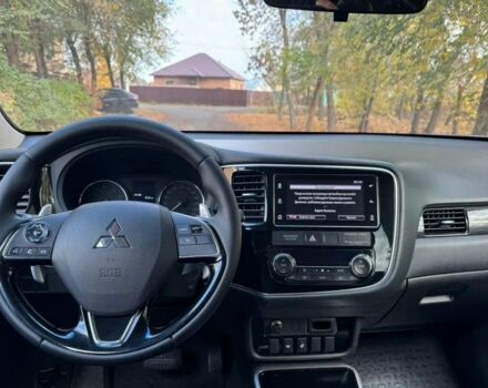 Мицубиси Аутлендер 2018 в Киеве на Automoto.ua Белый Мицубиси Аутлендер, объемом двигателя 2.4 л и пробегом 98 тыс. км за 12000 $, фото 7 на Automoto.ua