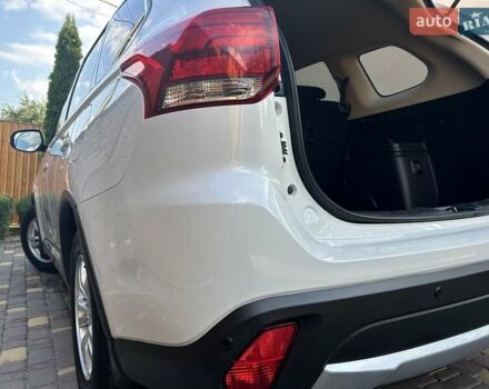 Белый Мицубиси Аутлендер, объемом двигателя 2 л и пробегом 56 тыс. км за 19400 $, фото 9 на Automoto.ua