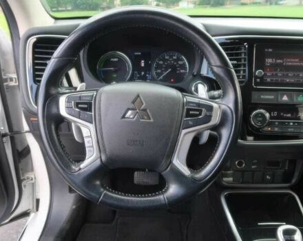 Білий Міцубісі Аутлендер, об'ємом двигуна 2 л та пробігом 30 тис. км за 7500 $, фото 13 на Automoto.ua