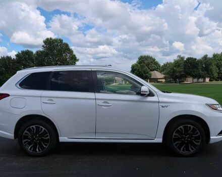 Білий Міцубісі Аутлендер, об'ємом двигуна 2 л та пробігом 43 тис. км за 5000 $, фото 7 на Automoto.ua