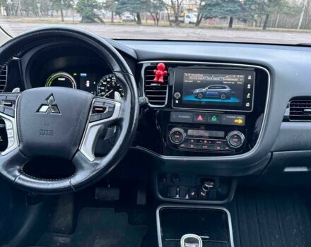 Білий Міцубісі Аутлендер, об'ємом двигуна 0 л та пробігом 130 тис. км за 17000 $, фото 10 на Automoto.ua