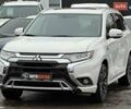Белый Мицубиси Аутлендер, объемом двигателя 2 л и пробегом 192 тыс. км за 19500 $, фото 2 на Automoto.ua