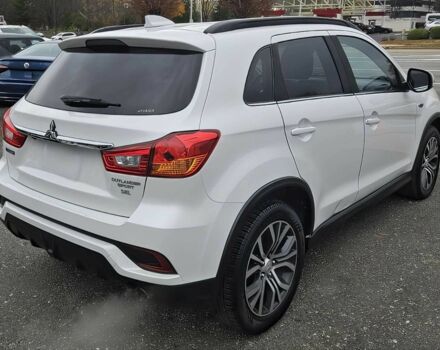 Білий Міцубісі Аутлендер, об'ємом двигуна 2.4 л та пробігом 30 тис. км за 10500 $, фото 4 на Automoto.ua