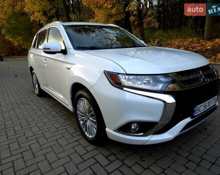 Мицубиси Аутлендер 2018 в Львове на Automoto.ua Белый Мицубиси Аутлендер, объемом двигателя 2 л и пробегом 177 тыс. км за 19950 $, фото 18 на Automoto.ua