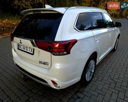 Мицубиси Аутлендер 2018 в Львове на Automoto.ua Белый Мицубиси Аутлендер, объемом двигателя 2 л и пробегом 177 тыс. км за 19950 $, фото 5 на Automoto.ua