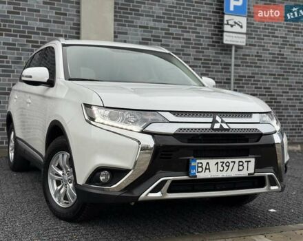 Белый Мицубиси Аутлендер, объемом двигателя 2 л и пробегом 45 тыс. км за 20200 $, фото 31 на Automoto.ua