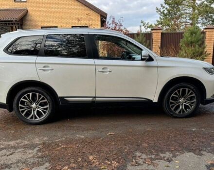 Мицубиси Аутлендер 2018 в Киеве на Automoto.ua Белый Мицубиси Аутлендер, объемом двигателя 2.4 л и пробегом 98 тыс. км за 12000 $, фото 4 на Automoto.ua