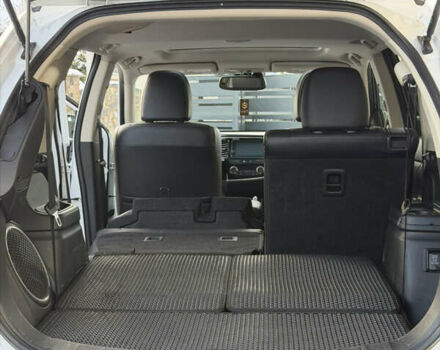 Белый Мицубиси Аутлендер, объемом двигателя 2.4 л и пробегом 91 тыс. км за 19199 $, фото 18 на Automoto.ua