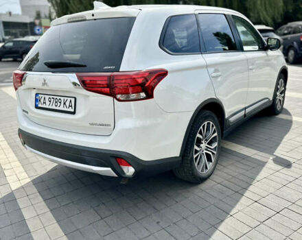 Мицубиси Аутлендер 2018 в Борисполе на Automoto.ua Белый Мицубиси Аутлендер, объемом двигателя 2.36 л и пробегом 92 тыс. км за 16900 $, фото 11 на Automoto.ua