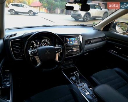 Мицубиси Аутлендер 2018 в Львове на Automoto.ua Белый Мицубиси Аутлендер, объемом двигателя 2 л и пробегом 177 тыс. км за 19950 $, фото 24 на Automoto.ua