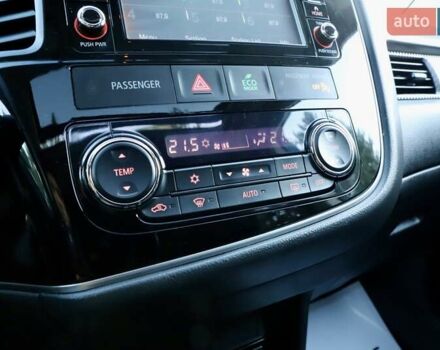 Міцубісі Аутлендер 2018 у Дрогобичі на Automoto.ua Білий Міцубісі Аутлендер, об'ємом двигуна 2.4 л та пробігом 59 тис. км за 17999 $, фото 69 на Automoto.ua