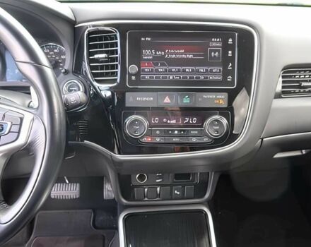 Білий Міцубісі Аутлендер, об'ємом двигуна 2 л та пробігом 43 тис. км за 5000 $, фото 10 на Automoto.ua