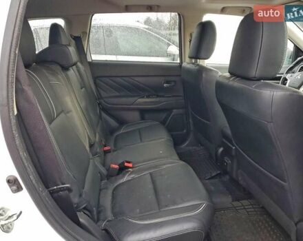 Білий Міцубісі Аутлендер, об'ємом двигуна 2 л та пробігом 117 тис. км за 4000 $, фото 10 на Automoto.ua