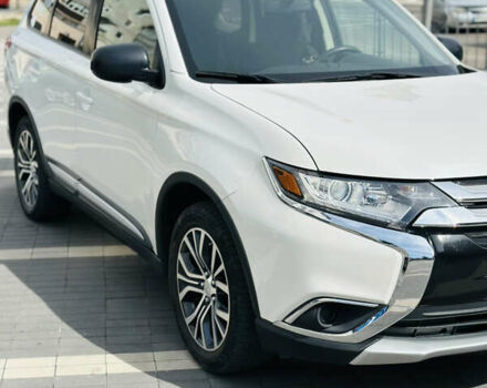 Мицубиси Аутлендер 2018 в Борисполе на Automoto.ua Белый Мицубиси Аутлендер, объемом двигателя 2.36 л и пробегом 92 тыс. км за 16900 $, фото 1 на Automoto.ua