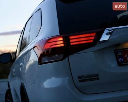 Міцубісі Аутлендер 2018 у Дрогобичі на Automoto.ua Білий Міцубісі Аутлендер, об'ємом двигуна 2.4 л та пробігом 59 тис. км за 17999 $, фото 45 на Automoto.ua