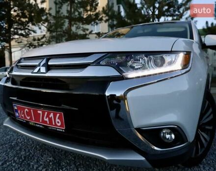 Міцубісі Аутлендер 2018 у Дрогобичі на Automoto.ua Білий Міцубісі Аутлендер, об'ємом двигуна 2.4 л та пробігом 59 тис. км за 17999 $, фото 24 на Automoto.ua