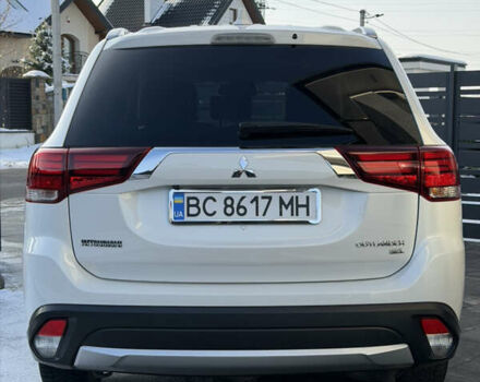 Белый Мицубиси Аутлендер, объемом двигателя 2.4 л и пробегом 91 тыс. км за 19199 $, фото 2 на Automoto.ua