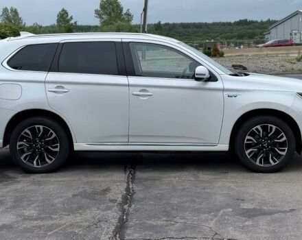 Мицубиси Аутлендер 2018 в Днепре (Днепропетровске) на Automoto.ua Белый Мицубиси Аутлендер, объемом двигателя 2 л и пробегом 37 тыс. км за 10000 $, фото 7 на Automoto.ua