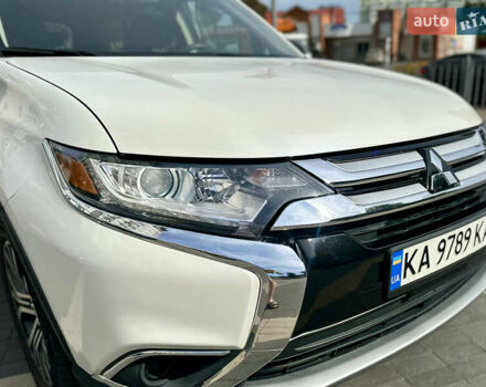 Мицубиси Аутлендер 2018 в Борисполе на Automoto.ua Белый Мицубиси Аутлендер, объемом двигателя 2.36 л и пробегом 92 тыс. км за 16900 $, фото 3 на Automoto.ua