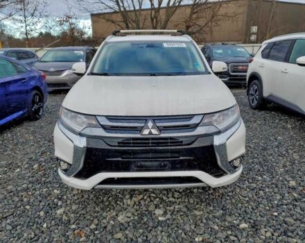 Белый Мицубиси Аутлендер, объемом двигателя 2 л и пробегом 73 тыс. км за 4000 $, фото 5 на Automoto.ua