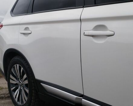 Белый Мицубиси Аутлендер, объемом двигателя 2.4 л и пробегом 122 тыс. км за 17400 $, фото 12 на Automoto.ua